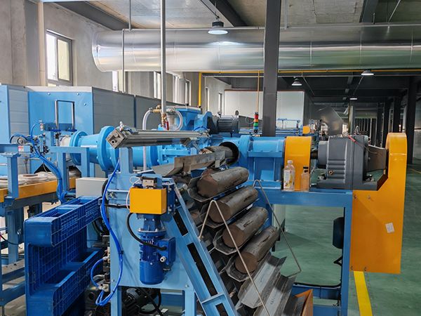 Ceramic tableware production workshop in the Chengxing factory